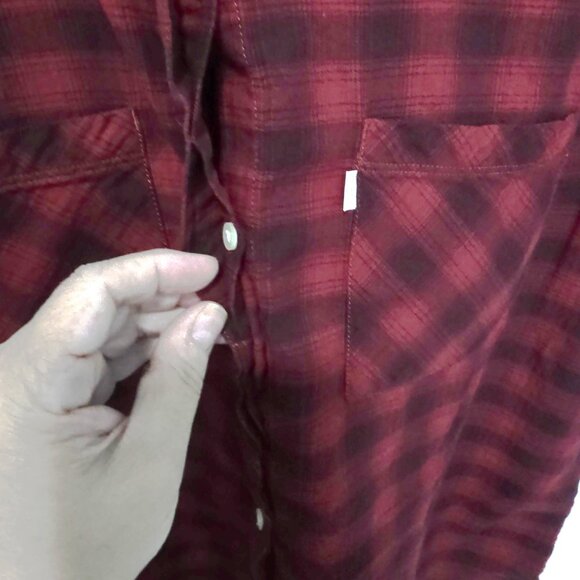 Levis Button Down Shirt Red Black Plaid - Picture 3 of 6